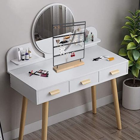 Weißes, dreistufiges, geriffeltes Set + Ohrringhalter, Schmuckdisplay (1/5)