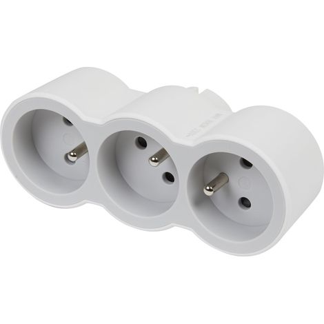 Legrand – Fiche multiprise 3 prises 2P+T – Tension 230V – Courant 16A – IP20 – Utilisation intérieure – Design orienté pour branchement facile (1/4)