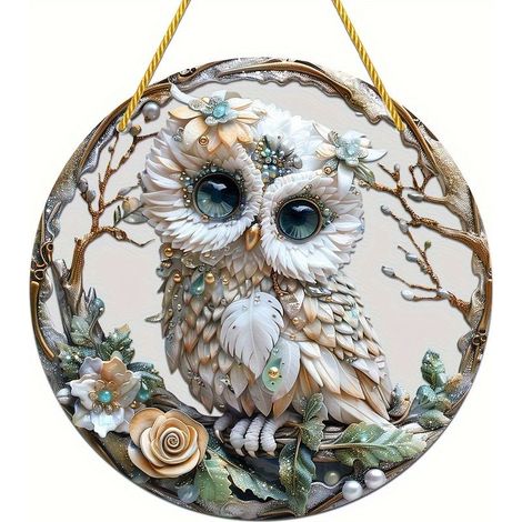 Cette chouette en acrylique aux couleurs vives peut être accrochée à l'intérieur ou à l'extérieur comme objet de décoration. (20 cm de long) (1/5)