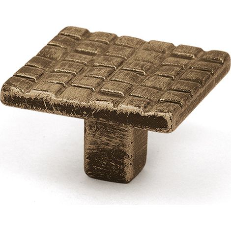 Pomo en zamak con acabado cuero, dimensiones: 30x30x18mm -