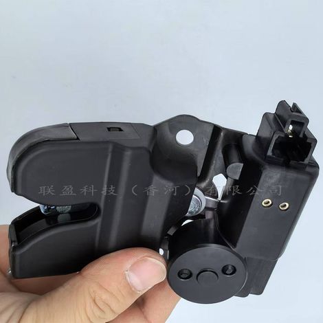Central locking block 81220-0Q501 for the tailgate lock of Hyundai Elantra high-end model (1/4)