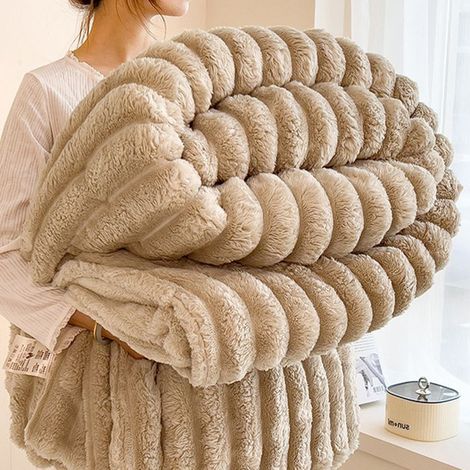 Plaid Polaire Canape, 200x230cm Plaid Doux Couverture Lit,Plaid Chaud et Epaisse Hiver,Couverture en fausse fourrure de lapin,Kaki (1/5)