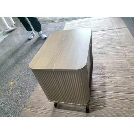 Mesita de noche de MDF efecto roble con 2 cajones y frentes acanalados OKWISH (1/5)