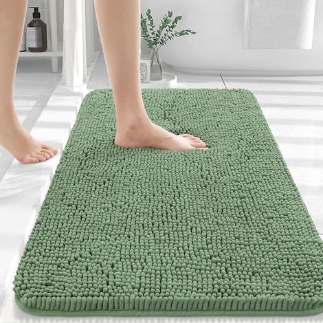 Badematte 50 x 80 cm. Besonders weiche und saugfähige Chenille-Badematte. Gummierte Rückseite. Schnelltrocknend. Maschinenwaschbar. Wohnaccessoire. Dunkelgrün.