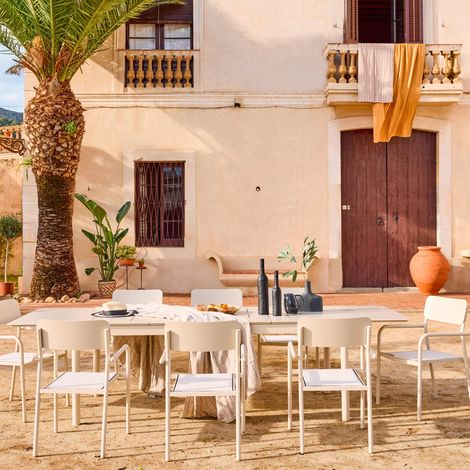 Table de jardin extensible aluminium + 8 assises beige. 8 fauteuils textilène. 210/300 x 100 x 75.5 cm