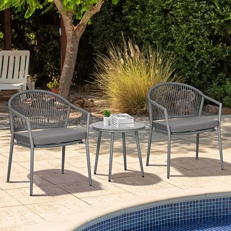 Salon de jardin avec 2 fauteuils et table basse ronde en rotin synthétique gris clair