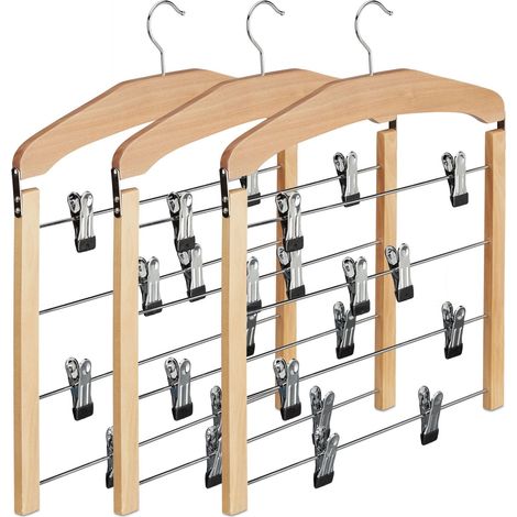 Varias perchas para faldas (1er/3er)