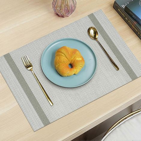 Sets de table pour la cuisine : Set de 4 sets de table en vinyle lavables et résistants à la chaleur, utilisables en extérieur sur une table de terrasse. (1/4)