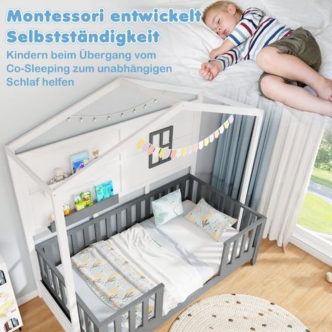Lit enfant maison en bois blanc et gris avec fenêtre, étagères et barrières, sommier à lattes pour chambre d'enfant et salle de jeu (1/5)
