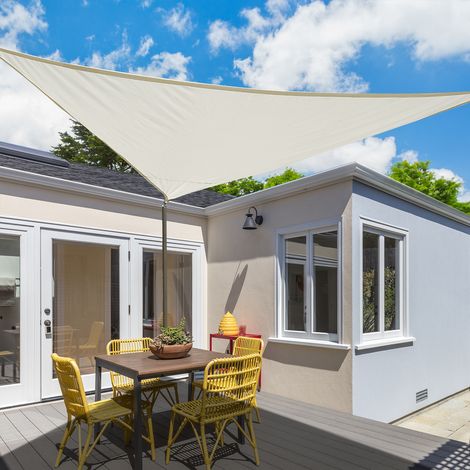 Outsunny Dreieckiges Sonnensegel 6x6x6 m, für Garten, Terrasse oder Balkon, Polyester, UV-beständig, cremefarben