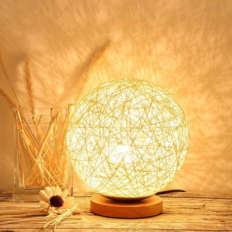 Lampe de table en rotin pour chambre à coucher - lumière jaune chaude, luminosité réglable - chargement USB, base en bois - crée une ambiance lumineuse (1/5)