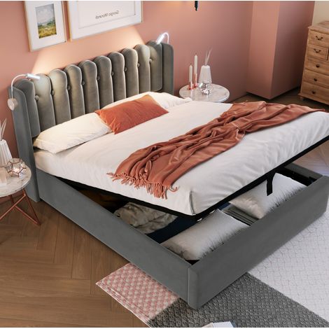 Cama doble tapizada rústica de terciopelo gris 160x200 cm con cabecero, luz de lectura USB y arcón (1/5)
