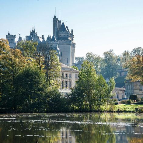 Tableau sur verre lac du château de Pierrefonds 30x30 cm - Impression sur Verre - Image HD imprimée sur Verre - Tableau mural décoratif en verre - Finition Brillante - Fabriqué en France (1/5)