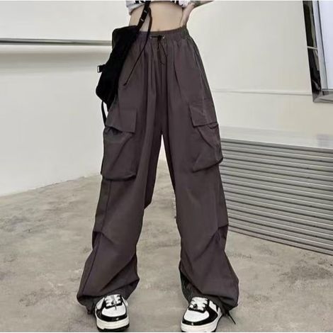 Women's Casual Wide Leg Pleated Trousers with Pockets - Solid Color Straight Leg Work Trousers - For Everyday Wear - Black (1/5)