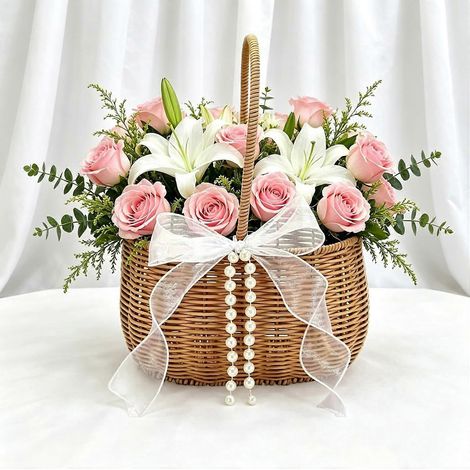 Panier demoiselle d'honneur rotin tressé main 30 cm nœud organza blanc pompon perlé bohème poignée rangement maison campagne (1/5)