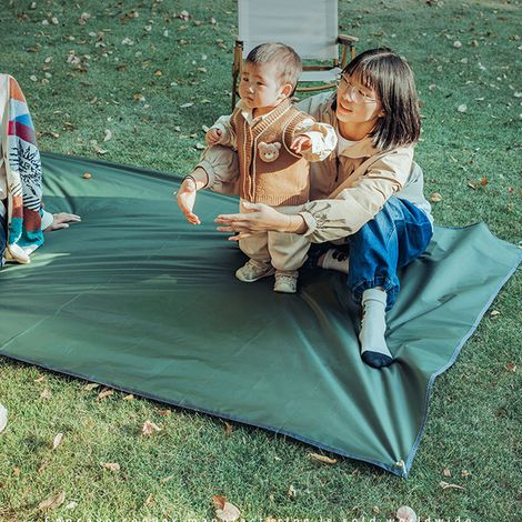 Tapis de plage imperméable, résistant à l'humidité et aux déchirures, facile à nettoyer et imperméable, idéal pour le camping, la randonnée, les voyages et les pique-niques en extérieur. Vert olive, 2 (1/5)