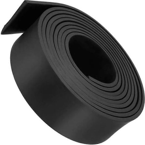 Striscia rettangolare in gomma piena, larga 50 mm, spessa 5 mm, lunga 3 metri, di colore nero (50 mm x 5 mm x 3 metri). (1/2)