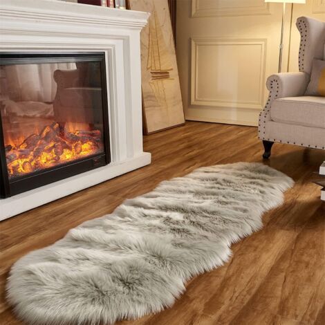 Tapis ultra doux en fausse fourrure à poils longs – Tapis pelucheux en fourrure pour chambre à coucher et salon, décoration de chambre d'enfant, 0,6 x 1,8 m, peau de mouton (1/5)