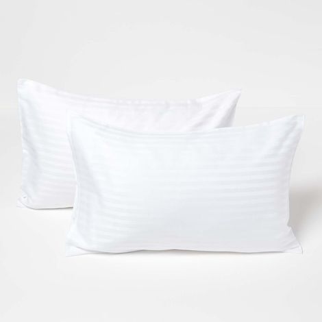 HOMESCAPES Weißer Kissenbezug 40 x 60 cm mit Satin-Streifen, Fadendichte 330, 2er Pack