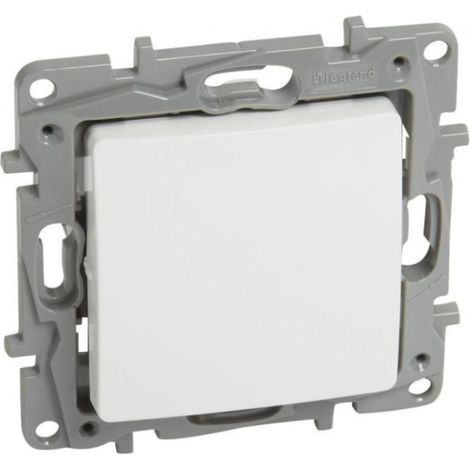 Niloe Treppenschalter 10AX Weiß 764501