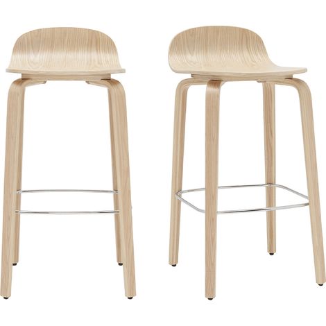 Miliboo – Tabourets de bar scandinaves en chêne H68 cm – Lot de 2 – Coque incurvée plaquée chêne – Repose-pieds en métal chromé