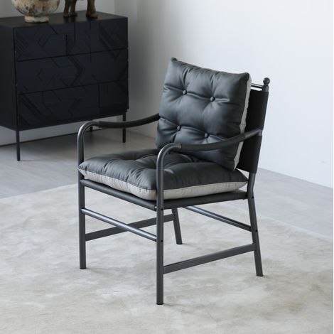 Schwarzer PU-Polstersessel mit Metallgestell im Mid-Century-Modern-Stil (1/5)