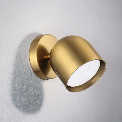 AMXCNOY Applique murale LED orientable en métal laiton brossé – diffuseur réglable 90° verticalement (haut/bas) et 180° horizontalement (gauche/droite) – ampoule intégrée GX53 9 W, lumière blanc chaud (1/3)