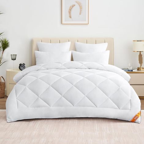 Couette Blanche 220x240 Tempéré Douceur - Couette 2 Personnes 300g/m² Microfibre Douce, Couette 4 Saison 220 x 240 Matelassée Losangée avec 8 Bandes Pratiques, Entretien Facile (1/5)