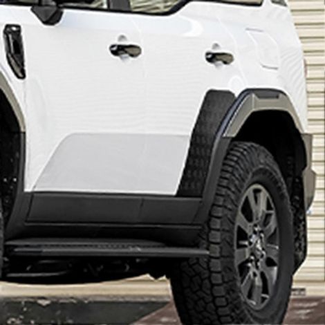 Compatible avec le Prado LC250 2024 : garde-boue, garniture de passage de roue arrière et protections de passage de roue. (1/5)