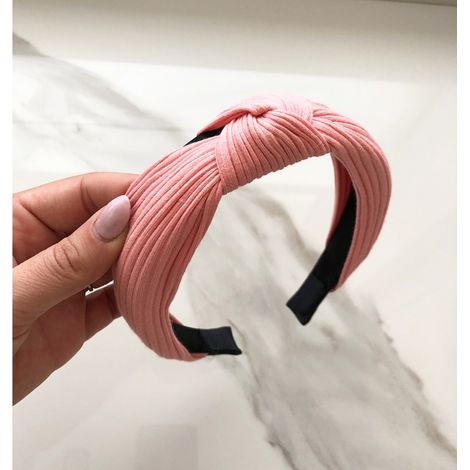 Fascia turbante realizzata in tessuto rosa, decorazione per capelli da donna, alla moda ed elegante (1/2)