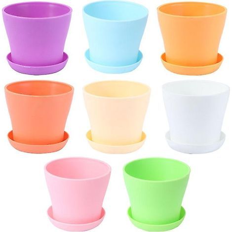 8 pots de fleurs en plastique (1/3)