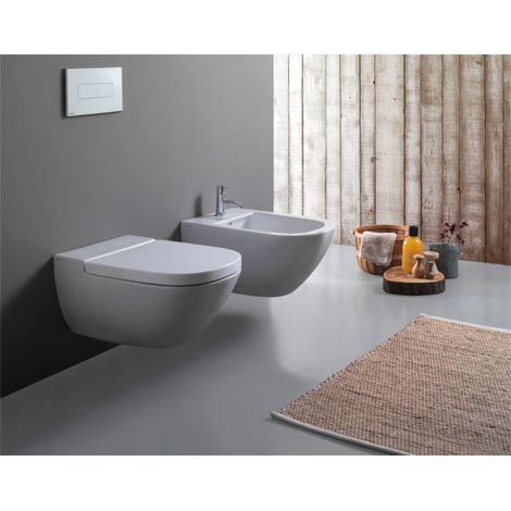 Sanitari Stockholm senza brida cm. 58x37 con sedile softclose di (1/3)