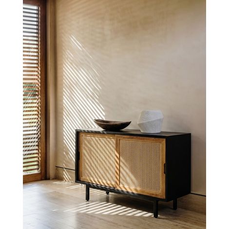 Noma - Petit buffet en bois, cannage et métal noir (1/5)
