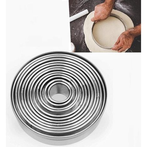 Set di 12 stampi in acciaio inox per mousse e biscotti, di varie dimensioni, per pasticcini e snack (metallico) (1/3)