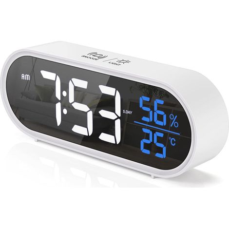 Réveil numérique avec grand écran LED, affichage humidité et température, double port USB rechargeable, 5 niveaux de luminosité, commande vocale intelligente, blanc (1/5)