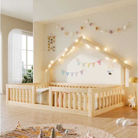 Letto casetta per bambini 90x200 cm in legno con LED, barriera di sicurezza e struttura stabile - naturale (1/5)