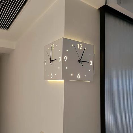 Horloge d'angle - Horloge d'angle double face - Horloge d'angle lumineuse - Fonctionne à piles - Métal - Blanc (1/5)