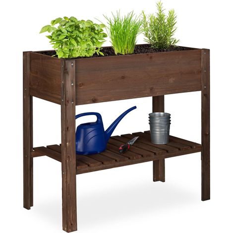 Mesa de flores en madera oscura