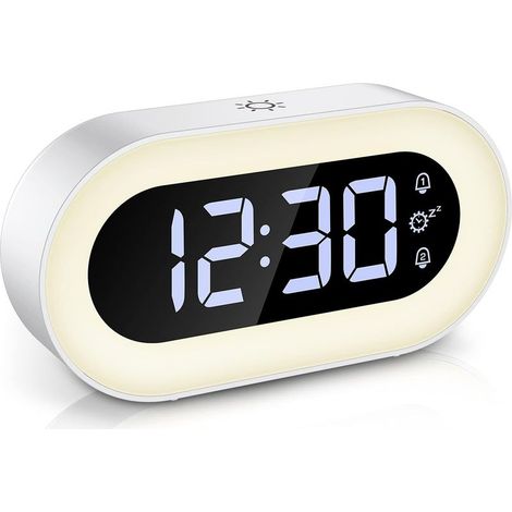Réveil numérique et veilleuse LED — Réveil électronique multifonctionnel, silencieux et lumineux pour les chambres d'étudiants et les tables de chevet luminosité et volume réglables. (1/5)