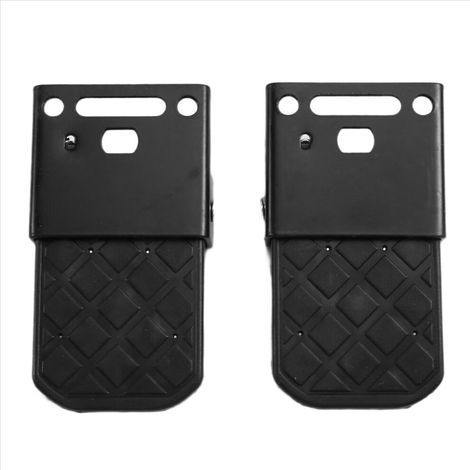 Deux repose-pieds pliables et antidérapants adaptés aux bennes de pick-up, remorques, pare-chocs, hayons, échelles, camping-cars et autres éléments extérieurs.