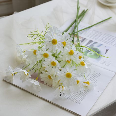 5 têtes de fleurs artificielles en soie – Marguerites blanches et camomilles simulées, décoration intérieure réaliste pour salon, chambre ou bureau – 10 branches