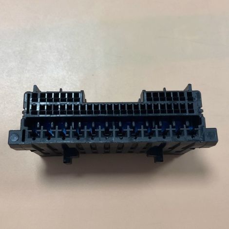 Faisceau de câbles pour connecteurs automobiles 33390117 à 50 broches (1/4)