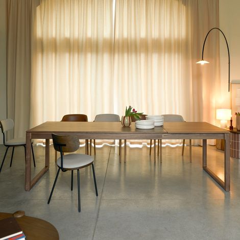 Table extensible en bois de noyer massif 6-12 pers 260x90 Arto (1/5)