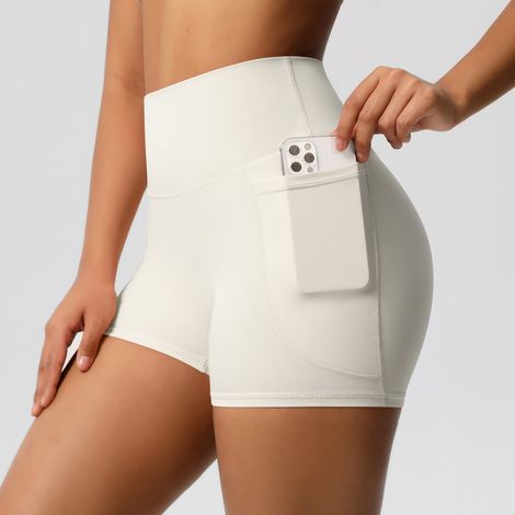 2er-Pack Yogashorts mit Seitentaschen, Pflegeetikett in Englisch, aus beigefarbenem, gebürstetem Nylon, hoher Bund, mit Seitentasche. Größe L. (1/5)
