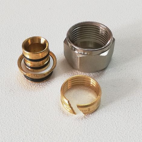 Adattatore per tubo multistrato da 16mm attacco 3/4 x 18mm
