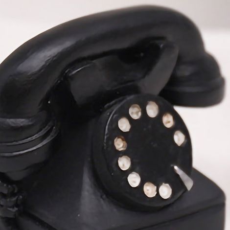 Europäische Retro-Miniaturobjekte, kreative Telefone und Kameras aus Kunstharz, Dekorationen für den Weinkeller im Wohnzimmer, altmodische Telefone. (1/5)