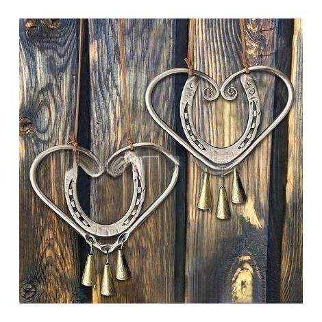 Gigante GmbH - Carillon éolien Cœur Porte-Bonheur - 25 x 20 cm (En stock) - Décoration de Saint-Valentin avec clous en acier - Carillon éolien Cœur Porte-Bonheur