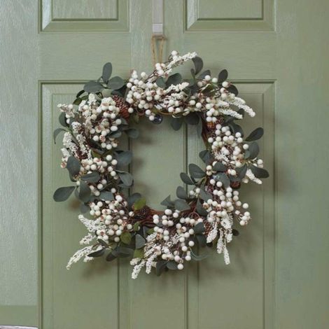 40cm Hanging Christmas Winter Berry Wreath with Seasonal Foliage (1/4)