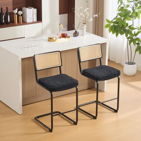 Tabouret de bar moderne au design brillant, vendu par lot de 2, assise en tissu chenille, sans accoudoirs, dossier avec structure en bois et aspect rotin, pieds en métal laqué. - Noir (1/4)