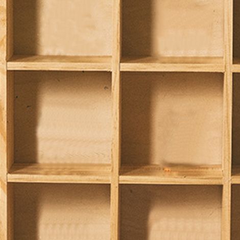 Vintage Aufbewahrungsbox aus Holz im nordischen Stil für Spielfiguren, ideal für Büro, Schlafzimmer oder Spielecke. Handgefertigt, naturfarbenes Holz, mit Rückwand. (1/5)
